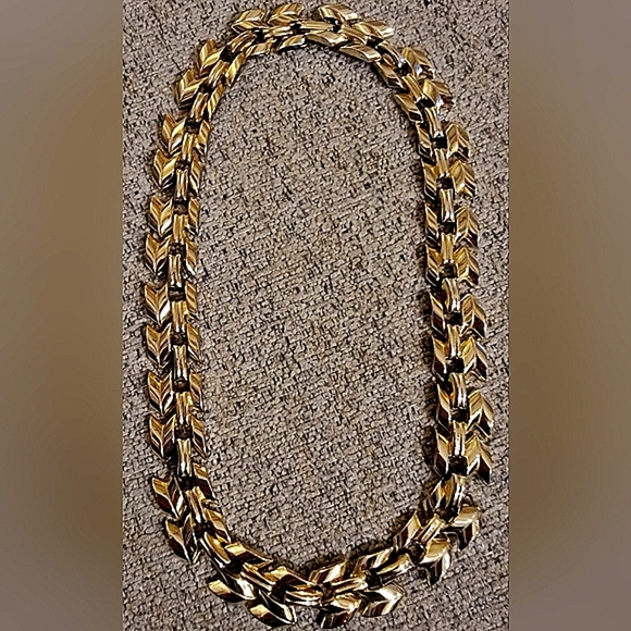 #Vintage #1980's Gold Tone #Chevron Pattern Choker Necklace - Picture 4 of 4